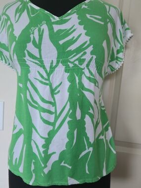 Lilly Pulitzer Green & White Leaf-Print V-Neck Tunic
